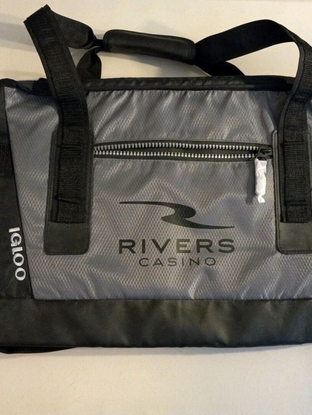 Igloo Maddox XL Cooler Tote Bag Holds 45 Cans Black & Gray